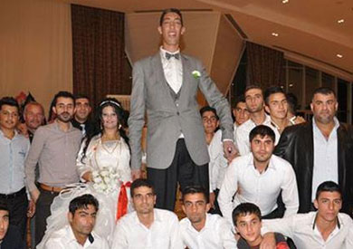 أغرب 10 حالات زواج في العالم